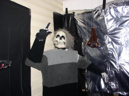 04-This the the animatronic for the 2006 haunt. The head moved from side to side.