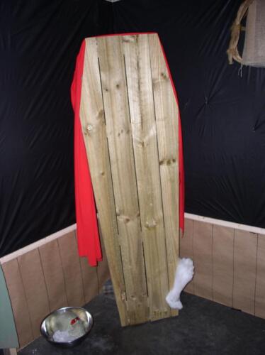 13-This is the toe pincher coffin Jeff and I built for the 2007 haunt.
